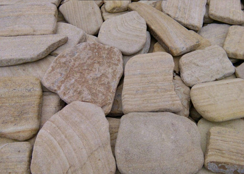 Kamenclub.ru: Песчаник пластушка галтованный желтый с рисунком (3 см)  купить в Улан-Уде плитняк - пластушка желтый песчаник 21000 руб/м3   фото КАМЕНЬ КЛУБ