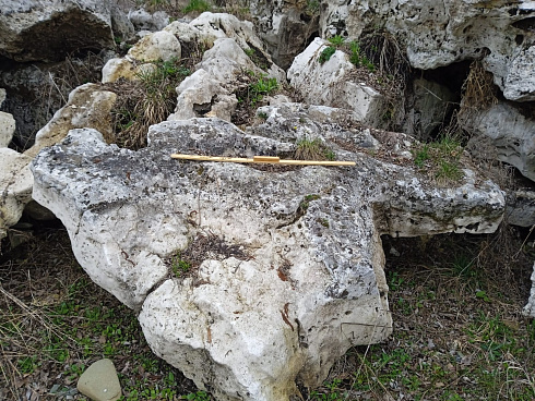 Kamenclub.ru: Выветренный известняк (степной) фр. 500-1500 мм.  купить в Улан-Уде    10000 руб/т   фото КАМЕНЬ КЛУБ