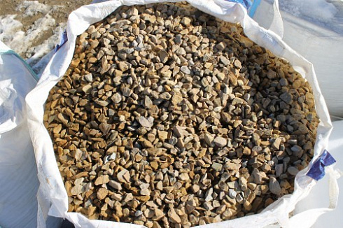 Kamenclub.ru: Щебень крошка желтый (песчаник) фр. 20-40 мм.  купить в Улан-Уде песчаник бежевый рыжий каменная крошка песчаника 9500 руб/т   фото КАМЕНЬ КЛУБ