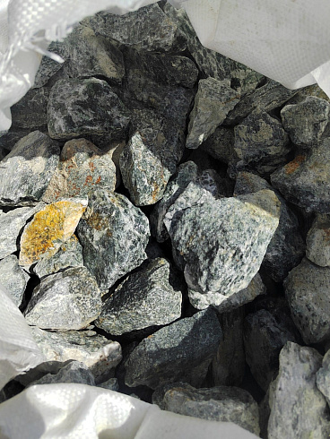 фото Галтованный жадеит (фр. 70-100 мм)  купить в Улан-Уде в интернет-портале КАМЕНЬ КЛУБ