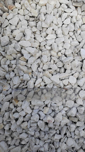 Kamenclub.ru: Мраморная крошка, щебень, цвет-белый, фр. 10-20 мм.  купить в Улан-Уде мрамор белый, молочный айвори каменная ландшафтная декоративная крошка шебня 12000 руб/т   фото КАМЕНЬ КЛУБ