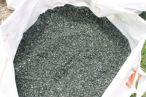 Kamenclub.ru: Щебень крошка зеленый (змеевик) фр. 5-10 мм  купить в Улан-Уде змеевик зеленый, салатовый ландшафтный декоративный щебень крошка 7 200 руб/т   фото КАМЕНЬ КЛУБ