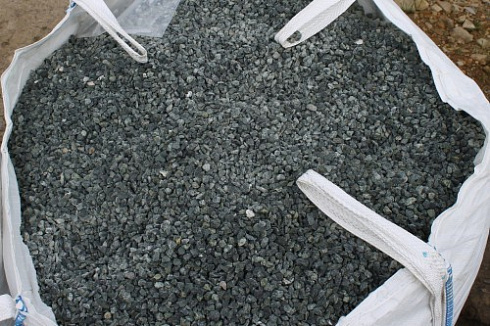 Kamenclub.ru: Щебень крошка зеленый (змеевик) фр. 10-20 мм.  купить в Улан-Уде змеевик зеленый, салатовый декоративная ландшафтная каменная крошка щебня 7 200 руб/т   фото КАМЕНЬ КЛУБ