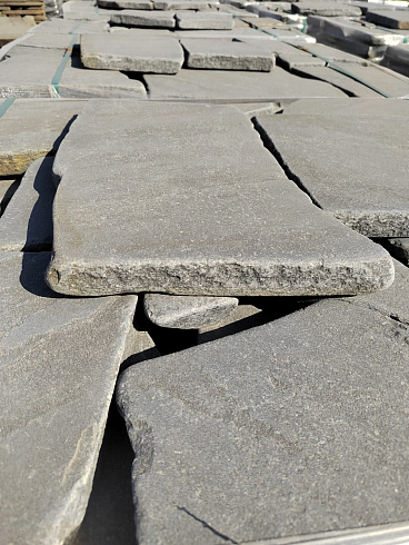 Kamenclub.ru: Песчаник галтованный для облицовки (фр. 2-5 см)  купить в Улан-Уде песчник рыжий желтый серый песчаник окатанный речной 6 000 руб/т   фото КАМЕНЬ КЛУБ