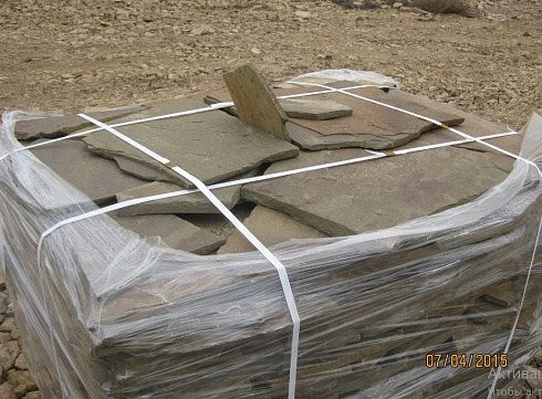 Kamenclub.ru: Песчаник пластушка серо-зеленый (4,0 см- 5,0 см)  купить в Улан-Уде песчаник серо-зеленый, серый, зеленый песчаник рваный ландшафтный колотый 9000 руб/м3   фото КАМЕНЬ КЛУБ