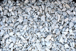 Kamenclub.ru: Мраморная крошка, щебень, цвет-белый, фр. 3-5 мм.  купить в Улан-Уде мрамор белый молочный бежевый мрамор колотый 11500 руб/т   фото КАМЕНЬ КЛУБ