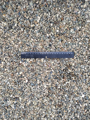 Kamenclub.ru: Галька речная окат (серая) фр.5-10 мм купить  в Улан-Уде галька речная серая, серый, темно-серый, светло-серый, коричневый речная окатанная галька декоративная ландшатфная 5000 руб/т   фото КАМЕНЬ КЛУБ