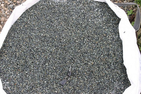 Kamenclub.ru: Щебень крошка зеленый (змеевик) фр. 5-10 мм  купить в Улан-Уде змеевик зеленый, салатовый ландшафтный декоративный щебень крошка 7 200 руб/т   фото КАМЕНЬ КЛУБ