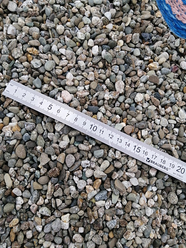 Kamenclub.ru: Галька речная окат (серая) фр.5-10 мм купить  в Улан-Уде галька речная серая, серый, темно-серый, светло-серый, коричневый речная окатанная галька декоративная ландшатфная 5000 руб/т   фото КАМЕНЬ КЛУБ