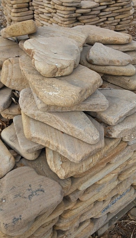 Kamenclub.ru: Песчаник пластушка галтованный желтый с рисунком (3 см)  купить в Улан-Уде плитняк - пластушка желтый песчаник 21000 руб/м3   фото КАМЕНЬ КЛУБ