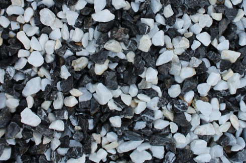 Kamenclub.ru: Мраморная крошка (щебень крошка микс : белый-черный-розовый) фр. 3-5 мм.  купить в Улан-Уде мрамор белый, черный, розовый, разноцветный мраморная каменная крошка декорвтивная 12000 руб/т   фото КАМЕНЬ КЛУБ