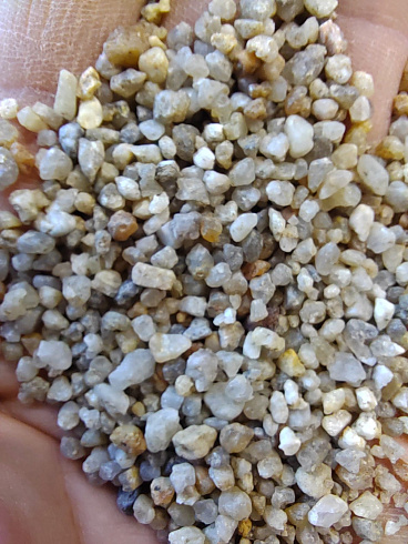 Кварцевый песок для площадок фр. 2-5 мм.  купить в Улан-Уде фото Камень Клуб