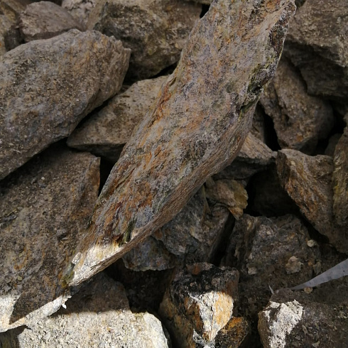 фото Змеевик салатовый  (фр. 70-100 мм)  купить в Улан-Уде в интернет-портале КАМЕНЬ КЛУБ