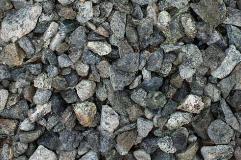 Kamenclub.ru: Щебень крошка зеленый (змеевик) фр. 40-70 мм.  купить в Улан-Уде мрамор змеевик зеленый, салатовый щебень декоративный 8000 руб/т   фото КАМЕНЬ КЛУБ