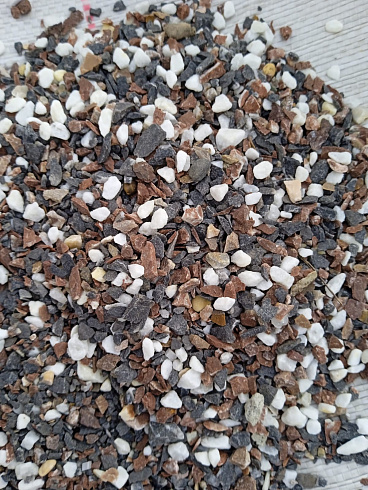 Kamenclub.ru: Мраморная крошка (щебень крошка микс: белый-зеленый-розовый) фр. 5-10 мм  купить в Улан-Уде мрамор белый, зеленый, розовый, разноцветный, молочный декоративная ландшафтная мраморная крошка 9500 руб/т   фото КАМЕНЬ КЛУБ