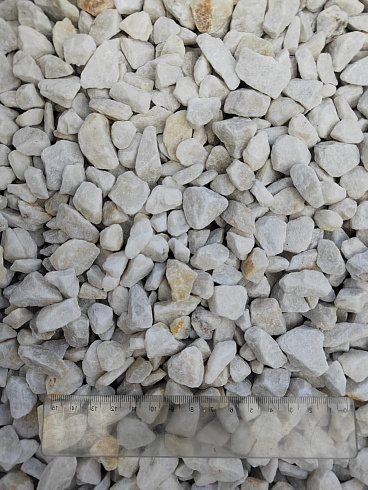 Kamenclub.ru: Мраморная крошка, щебень, цвет-белый, фр. 10-20 мм.  купить в Улан-Уде мрамор белый, молочный айвори каменная ландшафтная декоративная крошка шебня 12000 руб/т   фото КАМЕНЬ КЛУБ