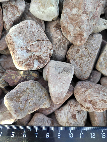 Kamenclub.ru: Мраморная крошка (щебень галтованный розовый) фр.20-40 мм.  купить в Улан-Уде мрамор розовый, красный оголтованный округлый щебень  15000 руб/т   фото КАМЕНЬ КЛУБ