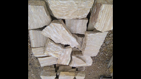 Kamenclub.ru: Песчаник пластушка желтый с рисунком (4-6 см)  купить в Улан-Уде плитняк пластушка желтый с рисунком песчаник 9 000 руб/м3   фото КАМЕНЬ КЛУБ