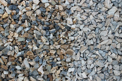 Kamenclub.ru: Мраморная крошка (щебень крошка медовый), фр. 10-20 мм.  купить в Улан-Уде песчаник бежевый, серый каменная ландшафтная крошка  12000 руб/т   фото КАМЕНЬ КЛУБ