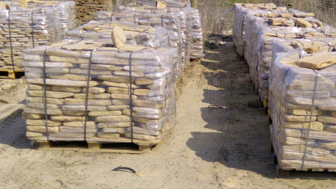 Kamenclub.ru: Песчаник пластушка галтованный желтый с рисунком (3 см)  купить в Улан-Уде плитняк - пластушка желтый песчаник 21000 руб/м3   фото КАМЕНЬ КЛУБ