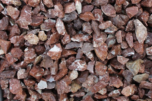 Kamenclub.ru: Мраморная крошка (щебень крошка розовый) фр. 3-5 мм.  купить в Улан-Уде мрамор розовый, красный декоративная ландшафтная мраморная крошка 11500 руб/т   фото КАМЕНЬ КЛУБ
