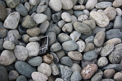 Kamenclub.ru: Галька речная окат (ассорти) фр. 50-100 мм. купить  в Улан-Уде галька природная округлая серая белая черная серая коричневая синяя галька речная окатанная округлая 6200 руб/т   фото КАМЕНЬ КЛУБ