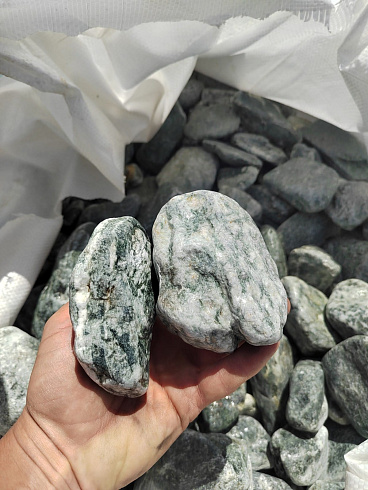 фото Галтованный жадеит (фр. 70-100 мм)  купить в Улан-Уде в интернет-портале КАМЕНЬ КЛУБ