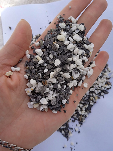 Kamenclub.ru: Мраморная крошка (щебень крошка микс: белый-зеленый-розовый) фр. 3-5 мм.  купить в Улан-Уде мрамор белый, зеленый, розовый мраморная декоративная крошка каменная 12000 руб/т   фото КАМЕНЬ КЛУБ