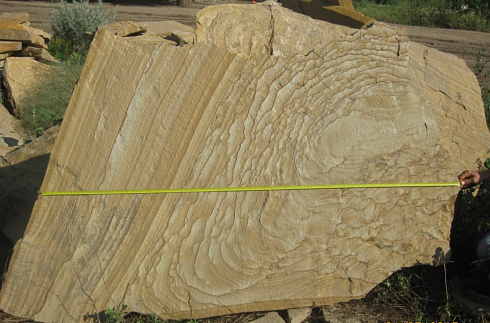 Kamenclub.ru: Форматный камень (плаха) пошаговая дорожка от 70-150 см (4 -12 см)  купить в Улан-Уде плитняк  форматный плаха желтый песчаник 9 000 руб/т   фото КАМЕНЬ КЛУБ