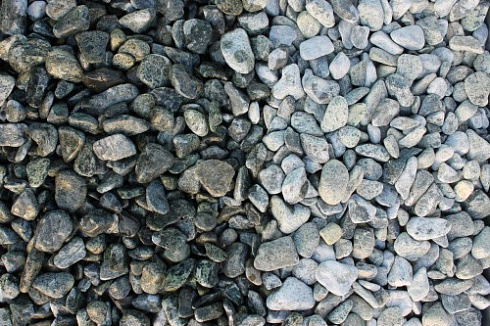 Kamenclub.ru: Щебень галтованный зеленый (змеевик) фр. 20-40 мм.  купить в Улан-Уде мрамор зеленый, салатовый оголтованный щебень мраморный 12500 руб/т   фото КАМЕНЬ КЛУБ