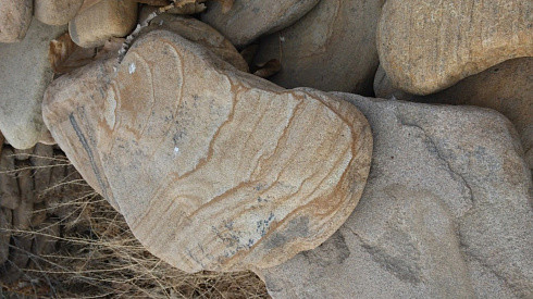 Kamenclub.ru: Песчаник пластушка галтованный желтый с рисунком (3 см)  купить в Улан-Уде плитняк - пластушка желтый песчаник 21000 руб/м3   фото КАМЕНЬ КЛУБ