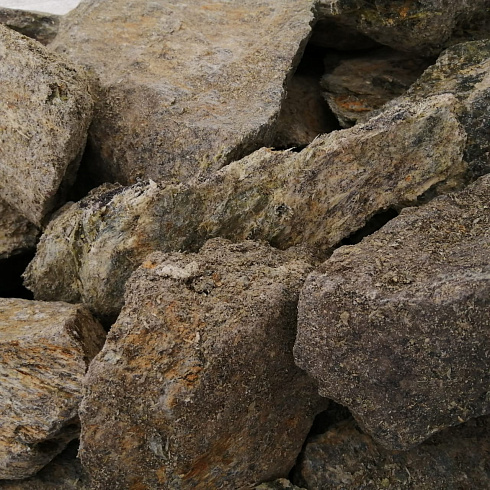 фото Змеевик салатовый  (фр. 70-100 мм)  купить в Улан-Уде в интернет-портале КАМЕНЬ КЛУБ