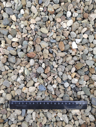 Kamenclub.ru: Галька речная окат (серая) фр.10-20 мм купить  в Улан-Уде галька речная серая, серый, темно-серый, светло-серый, коричневый ландшафтная декоративная речная окатанная округлая галька 5000 руб/т   фото КАМЕНЬ КЛУБ