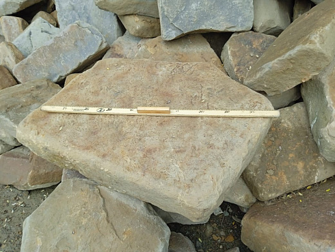 Kamenclub.ru: Песчаник для мощения дорожек, площадок, парковок ( фр 5-10 см)  купить в Улан-Уде песчаник  серый желтый коричневый рыжий песчаник оголтованный окатанный 6500 руб/т   фото КАМЕНЬ КЛУБ