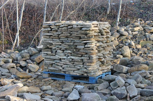 Kamenclub.ru: Песчаник колотый для облицовки (фр. 2-3 см)  купить в Улан-Уде песчаник бежевый серый рыжий песчаник строительный 5000 руб/т   фото КАМЕНЬ КЛУБ