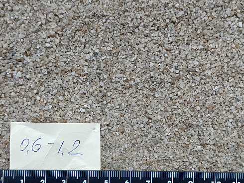 Кварцевый песок для площадок фр. 0,6-1,2 мм.  купить в Улан-Уде фото Камень Клуб