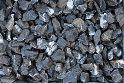 Kamenclub.ru: Щебень крошка черный (мрамор) фр. 5-10 мм.  купить в Улан-Уде мрамор черный с белыми прожилками, черный, белый мраморная крошка декоративная ландшафтная 11000 руб/т   фото КАМЕНЬ КЛУБ