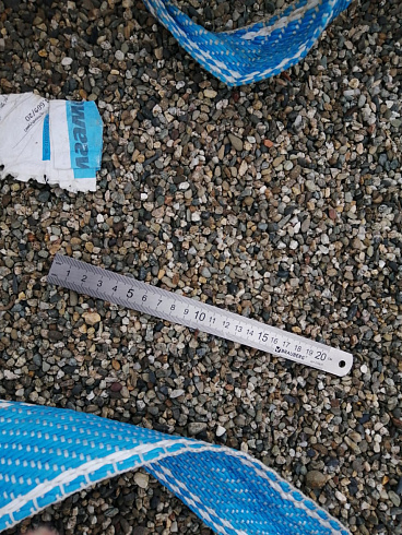 Kamenclub.ru: Галька речная окат (серая) фр.3-5 мм купить  в Улан-Уде галька речная серая бежевый темно-серый окатанный речной камень округлый 9500 руб/т   фото КАМЕНЬ КЛУБ