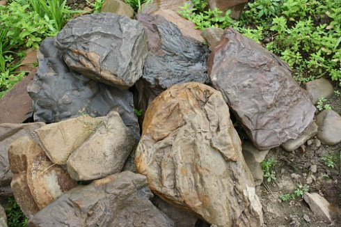 Kamenclub.ru: Песчаник декоративный ландшафтный (фр. 300-500 мм)  купить в Улан-Уде песчаник желтый рыжий серый зеленый валун речной окатанный природный песчаника 4 500 руб/т   фото КАМЕНЬ КЛУБ