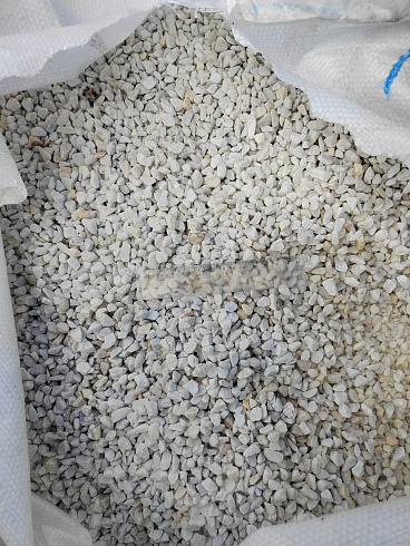 Kamenclub.ru: Мраморная крошка, щебень, цвет-белый, фр. 5-10 мм.  купить в Улан-Уде мрамор белый, айвори, молочный мраморная каменная крошка ландшафтная 12000 руб/т   фото КАМЕНЬ КЛУБ
