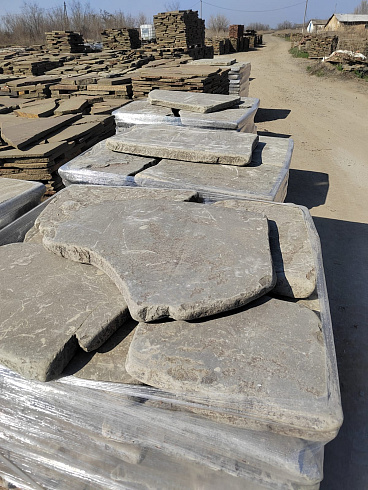 Kamenclub.ru: Песчаник галтованный для облицовки (фр. 2-5 см)  купить в Улан-Уде песчник рыжий желтый серый песчаник окатанный речной 6 000 руб/т   фото КАМЕНЬ КЛУБ