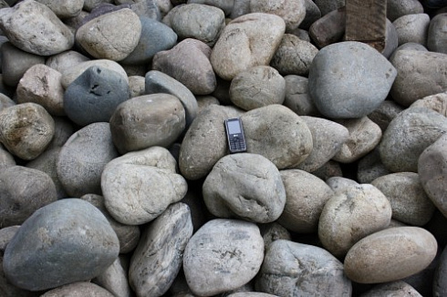 Kamenclub.ru: Речной валун (Ассорти) фр.100-300 мм.  купить в Улан-Уде галечник серый, темно-серый, светло-серый речная галька крупных размеров 4200 руб/т   фото КАМЕНЬ КЛУБ