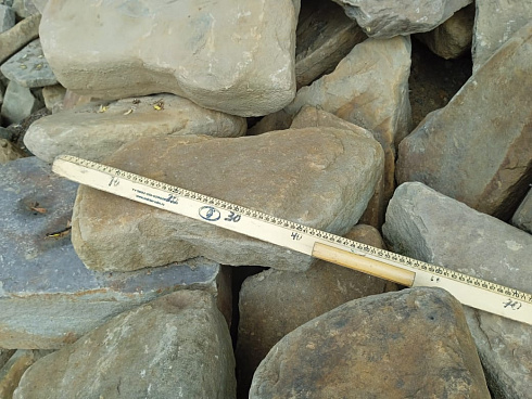 Kamenclub.ru: Песчаник для мощения дорожек, площадок, парковок ( фр 5-10 см)  купить в Улан-Уде песчаник  серый желтый коричневый рыжий песчаник оголтованный окатанный 6500 руб/т   фото КАМЕНЬ КЛУБ