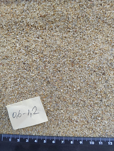 Кварцевый песок для площадок фр. 0,6-1,2 мм.  купить в Улан-Уде фото Камень Клуб