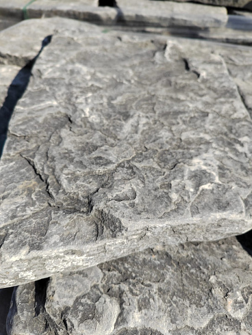 Kamenclub.ru: Песчаник галтованный для облицовки (фр. 2-5 см)  купить в Улан-Уде песчник рыжий желтый серый песчаник окатанный речной 6 000 руб/т   фото КАМЕНЬ КЛУБ