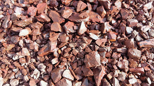 Kamenclub.ru: Щебень крошка красный (ЯШМА) фр. 5-10 мм.  купить в Улан-Уде крошка каменная яшмы красный, бордовый, темно-красный декоративная крошка ландшафтная каменная яшмоидная 8500 руб/т   фото КАМЕНЬ КЛУБ