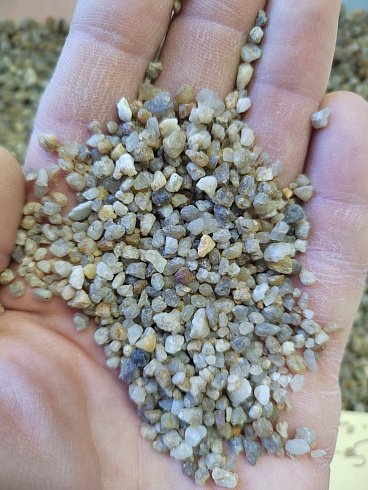 Кварцевый песок для площадок фр. 2-5 мм.  купить в Улан-Уде фото Камень Клуб