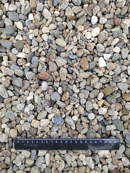 Kamenclub.ru: Галька речная окат (серая) фр.10-20 мм купить  в Улан-Уде галька речная серая, серый, темно-серый, светло-серый, коричневый ландшафтная декоративная речная окатанная округлая галька 5000 руб/т   фото КАМЕНЬ КЛУБ