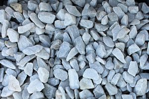 Kamenclub.ru: Мраморная крошка, щебень, цвет-белый, фр. 40-70 мм.  купить в Улан-Уде мрамор белый молочный айвори мраморный каменный декоративный  12000 руб/т   фото КАМЕНЬ КЛУБ